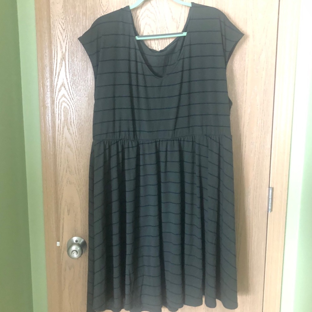 Cute Green Stretch Torrid Dress